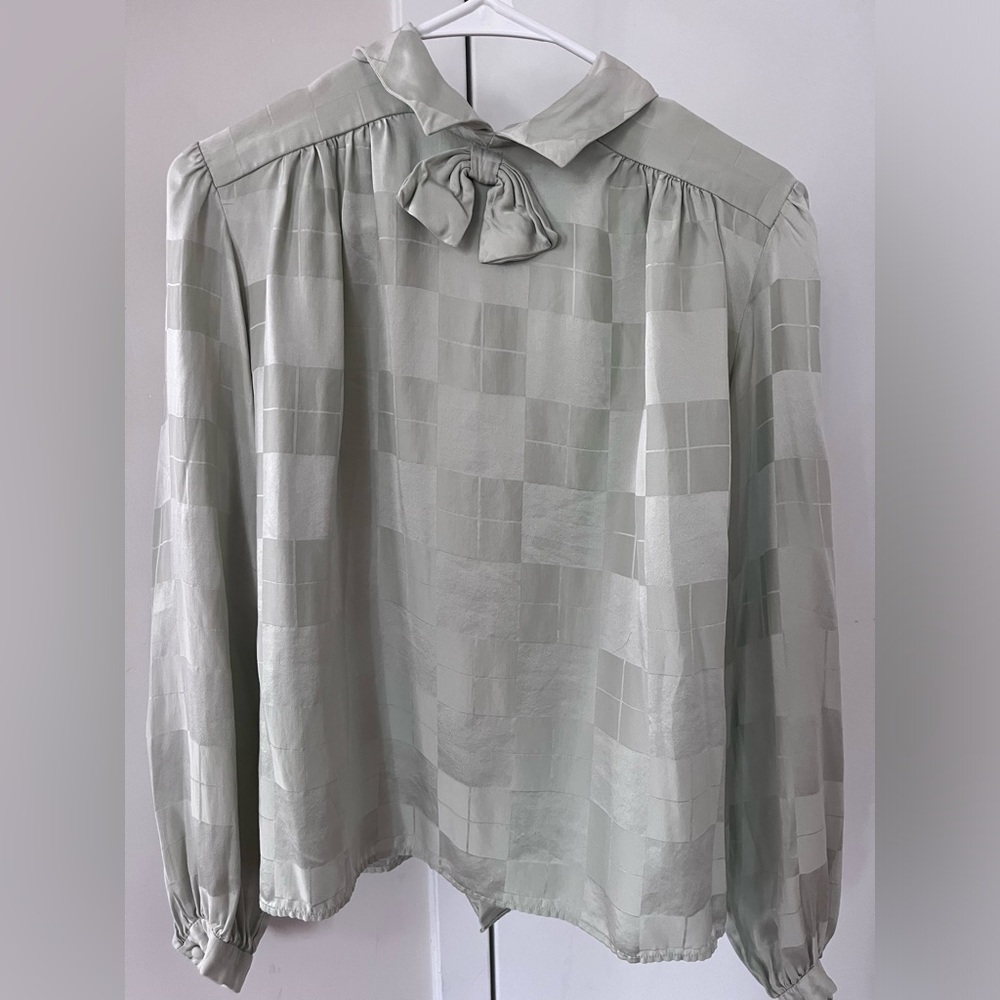 Sakowitz vintage blouse. 100% silk